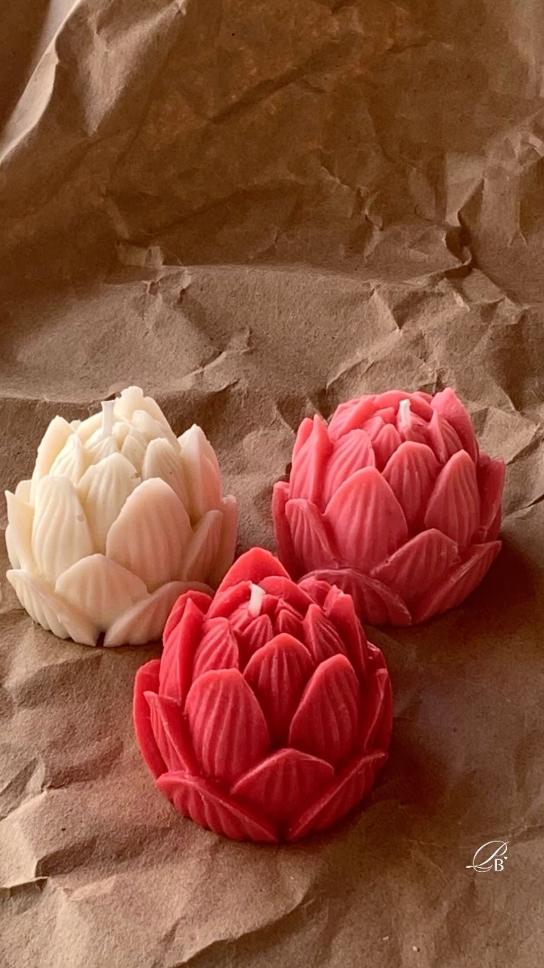 Lotus Candle